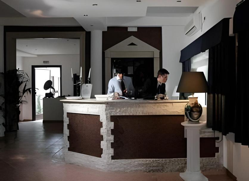 Front desk Photo