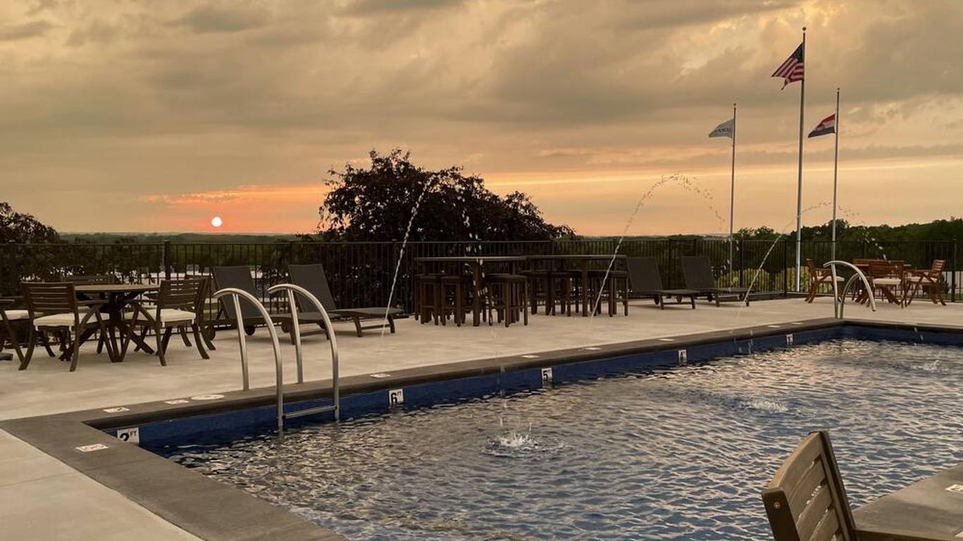 PINEMARK Inn Suites