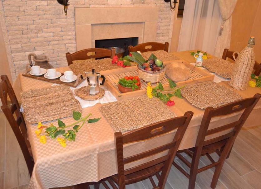 Dining room Photo