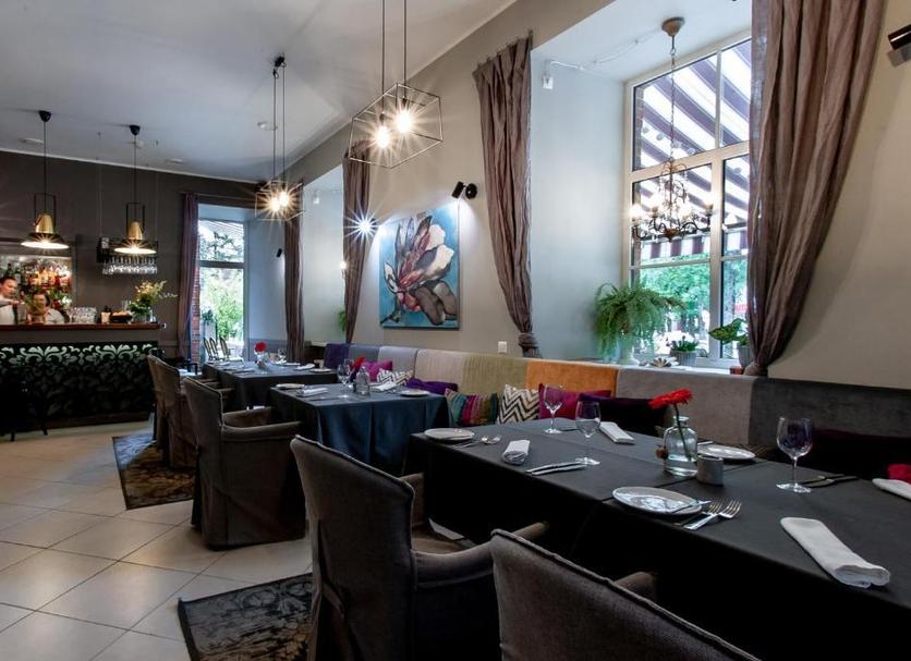 Restaurant Photo