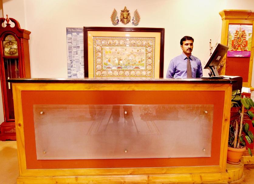 Front desk Photo
