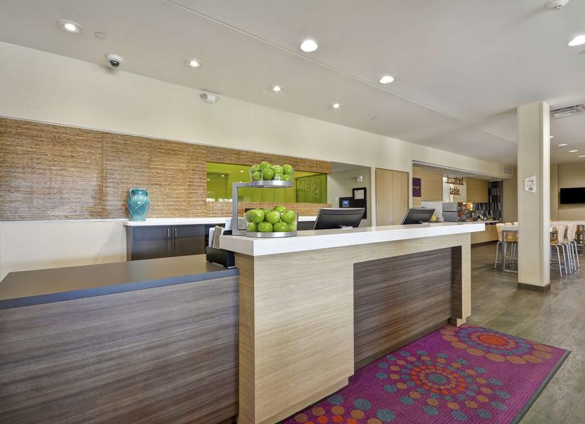 Front desk Photo