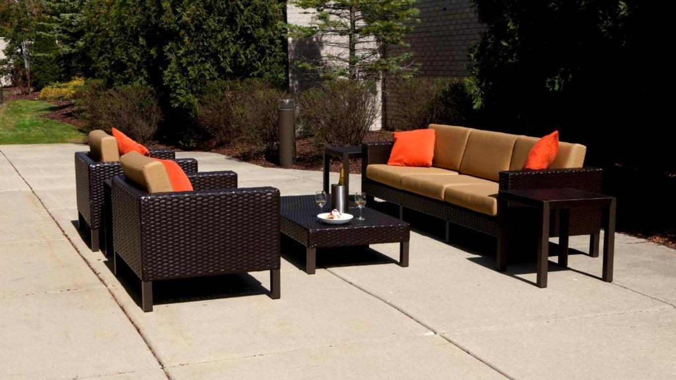 Courtyard by Marriott Detroit Brighton