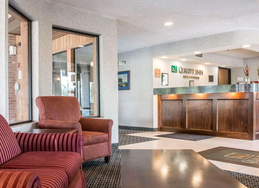 Front desk Photo
