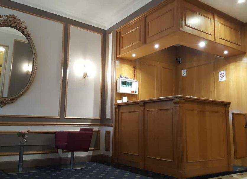 Front desk Photo