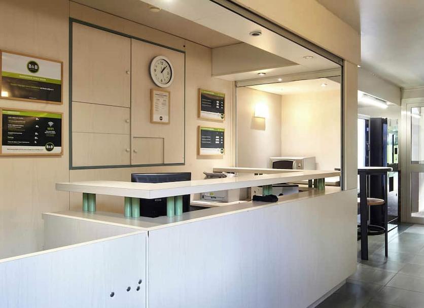 Front desk Photo