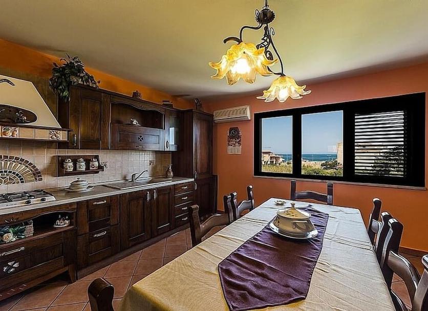 Dining room Photo