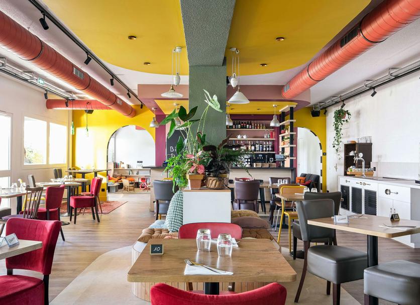 Restaurant Photo