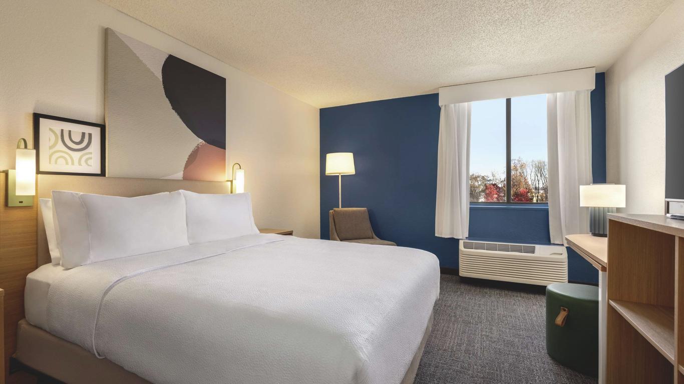 Spark by Hilton Germantown Washington DC North