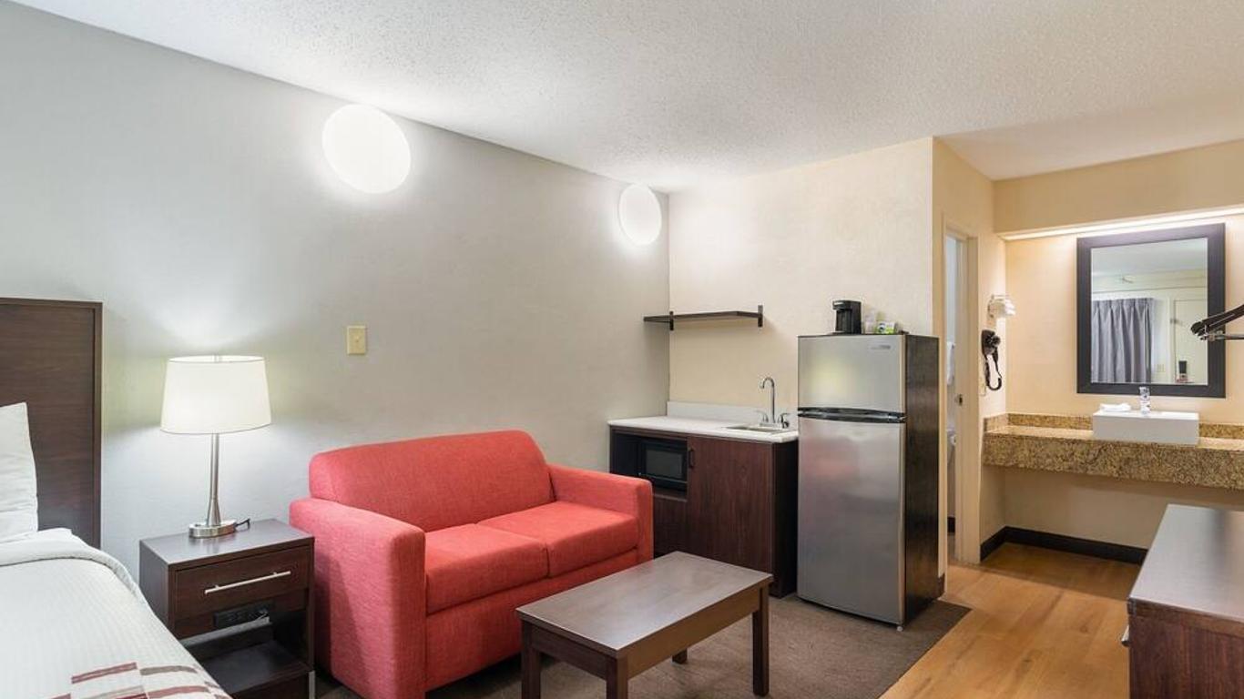 Travelodge by Wyndham Peoria