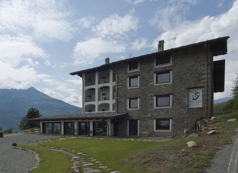 Building Photo