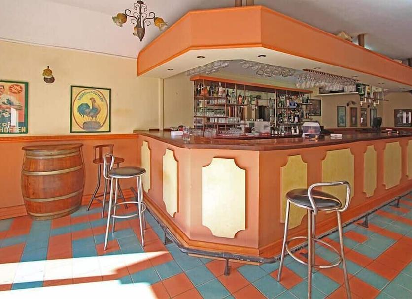 Bar Photo