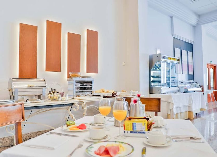 Buffet Photo