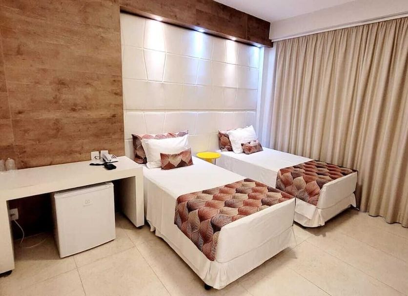 Hotel Giordano Mantiqueira in São João da Boa Vista twin room with two single beds and desk
