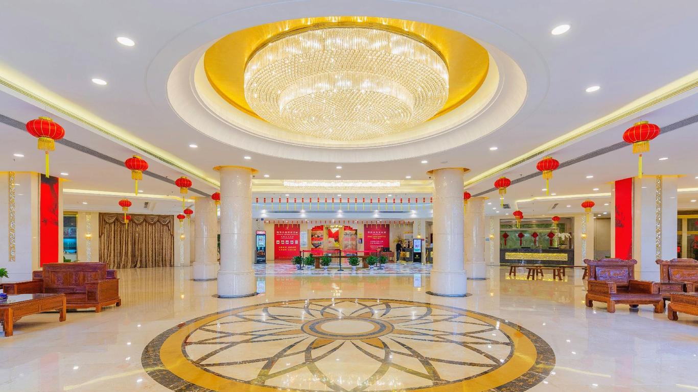 Deluxe International Hotel