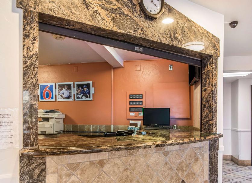 Front desk Photo