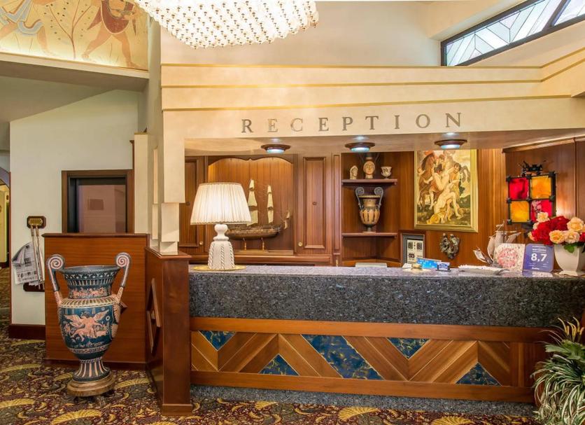 Front desk Photo