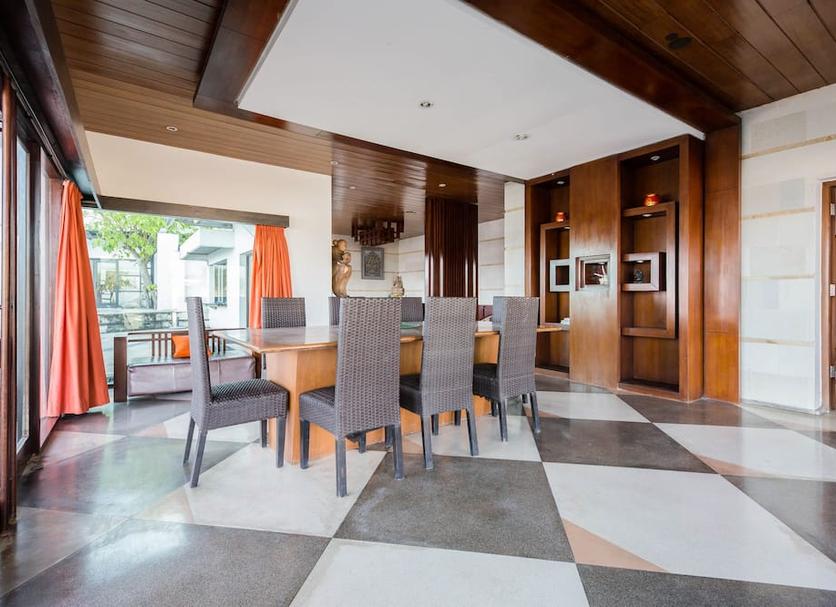 Dining room Photo