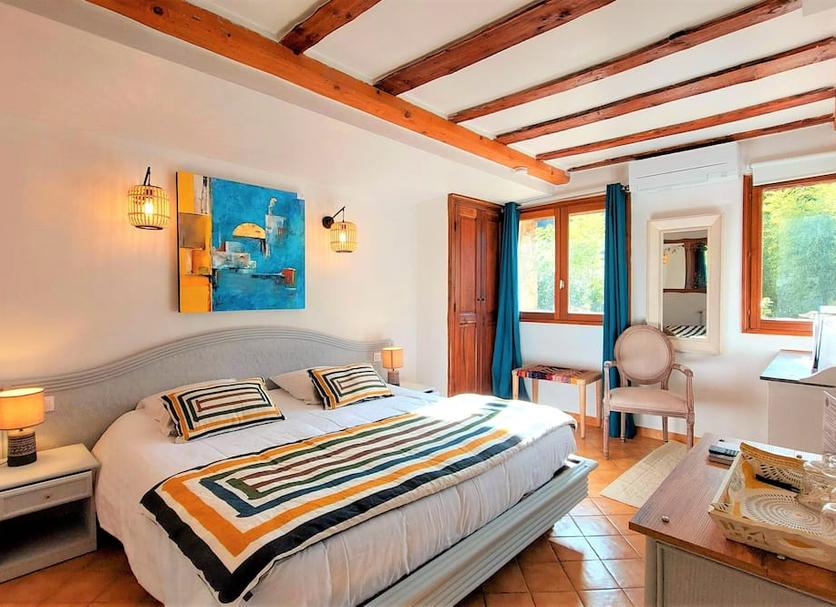 Bedroom Photo