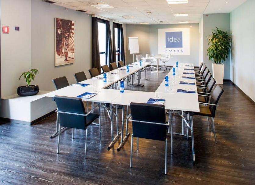 Conference room Photo