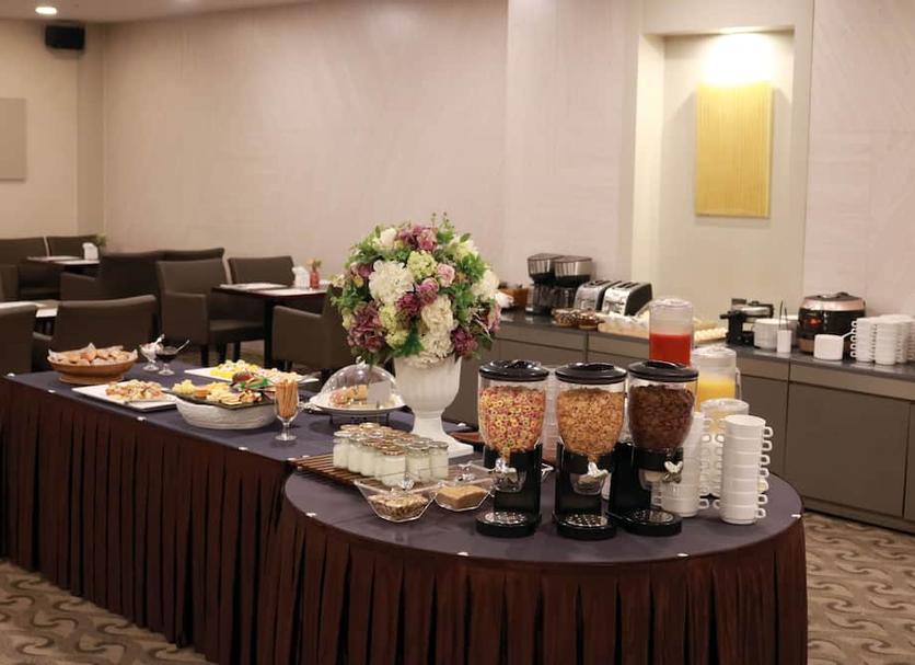 Buffet Photo