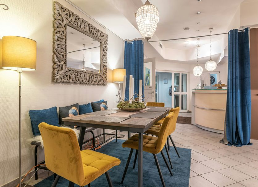 Dining room Photo