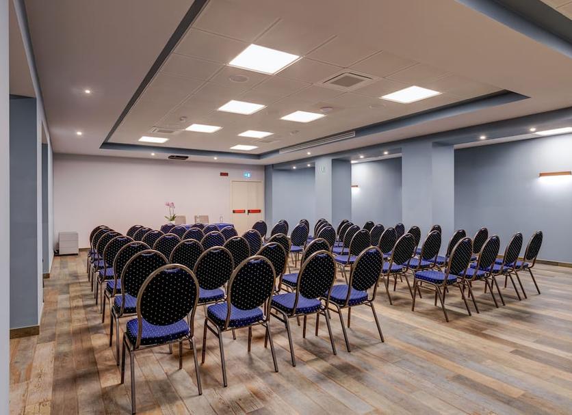 Conference room Photo