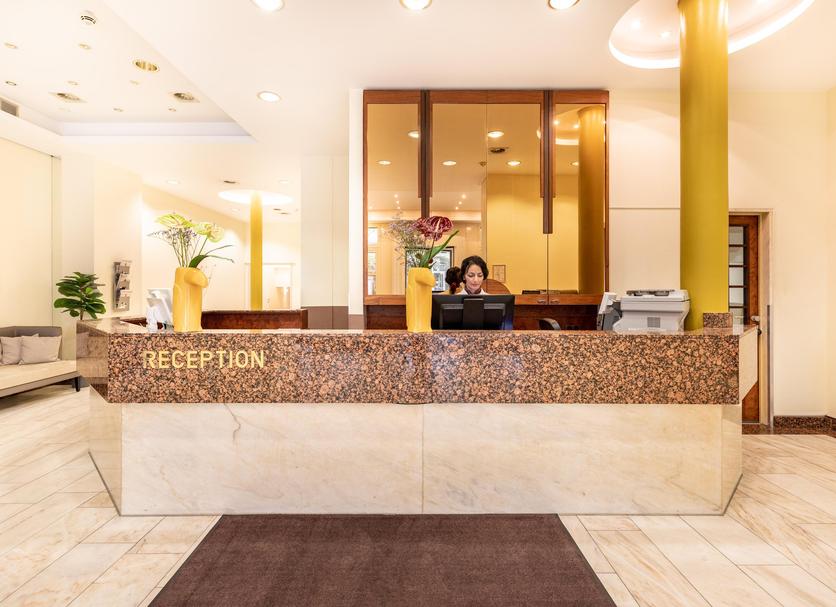Front desk Photo