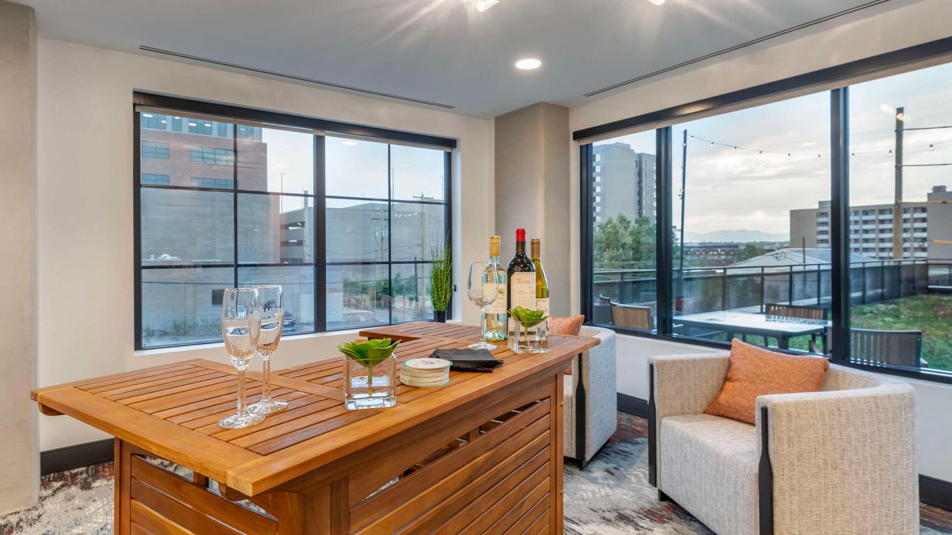 Cambria Hotel Denver Downtown Rino
