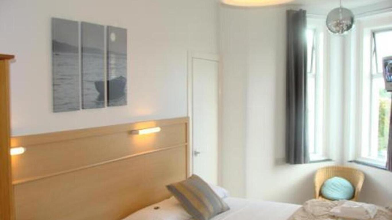 Bonnington Beach Hotel