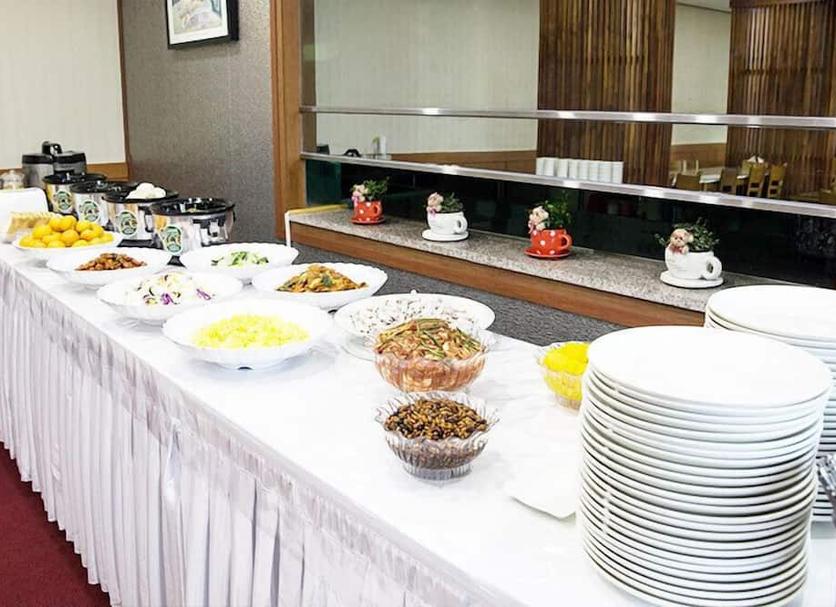 Buffet Photo