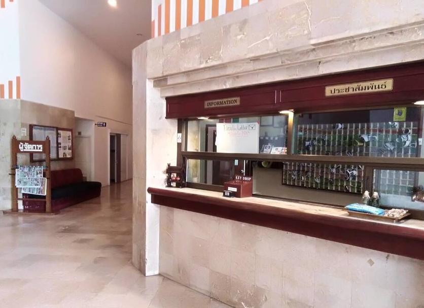 Front desk Photo