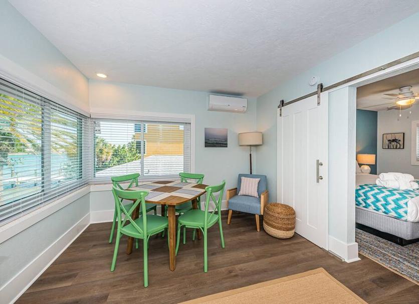 Dining room Photo