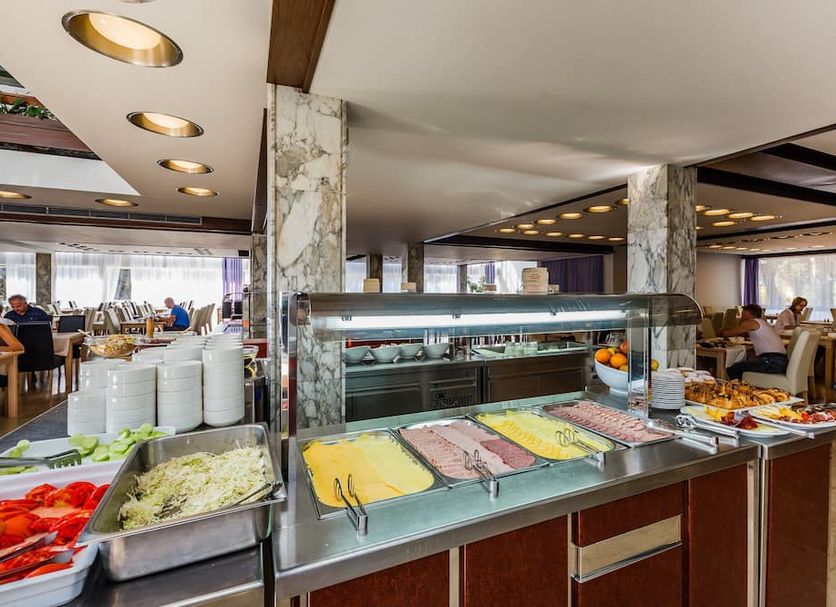 Buffet Photo