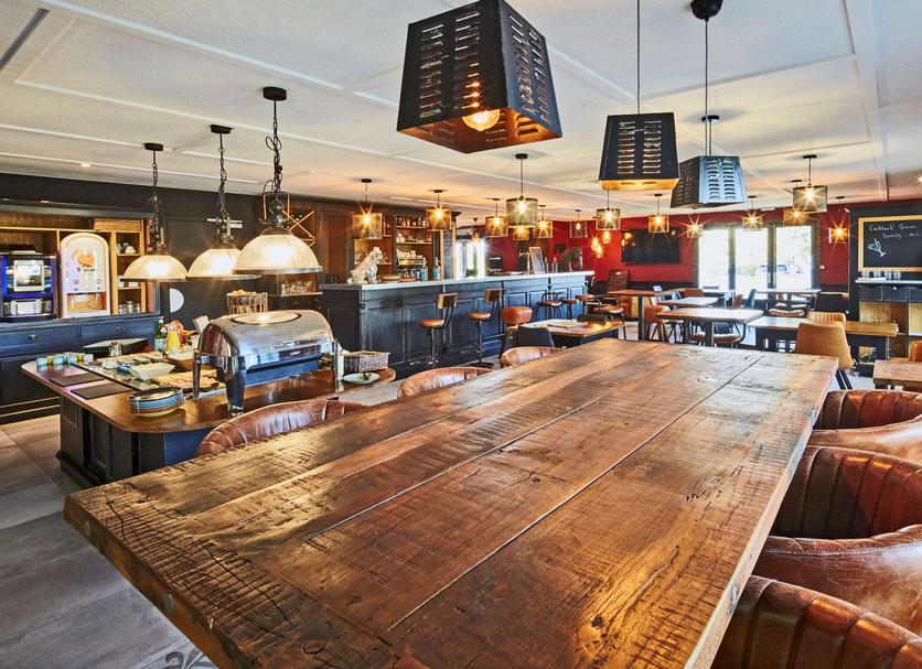 Restaurant Photo