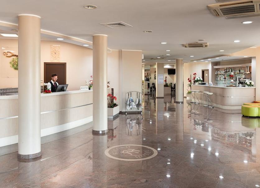 Front desk Photo