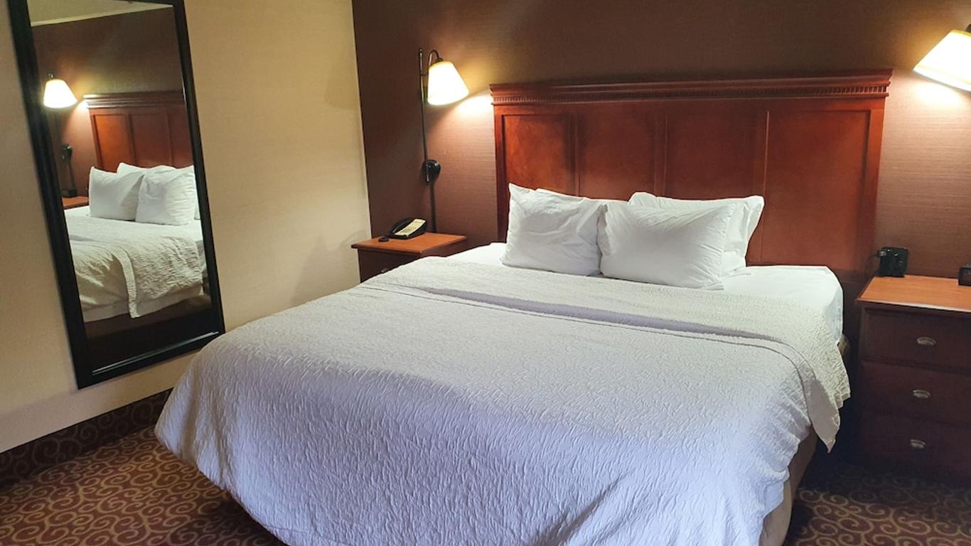 Mcknight Hotel