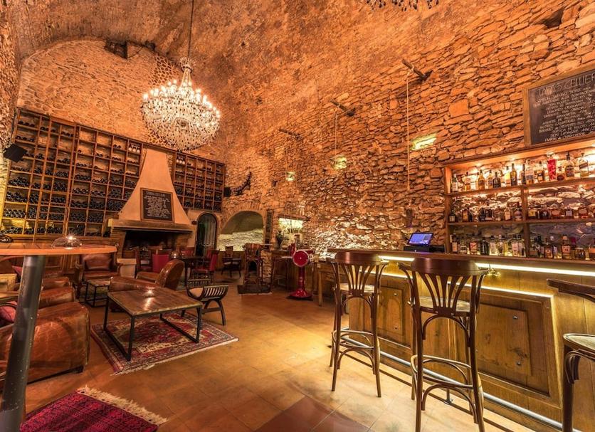 Bar Photo