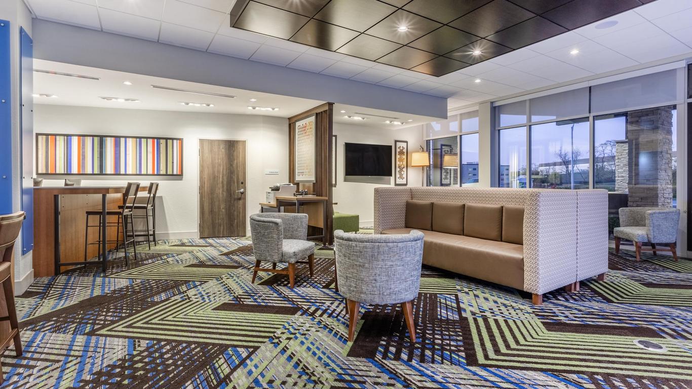 Holiday Inn Express & Suites Florence - Cincinnati Airport