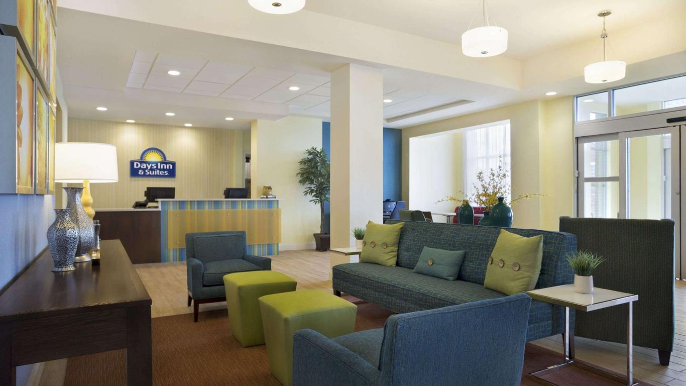 Days Inn & Suites by Wyndham Belmont