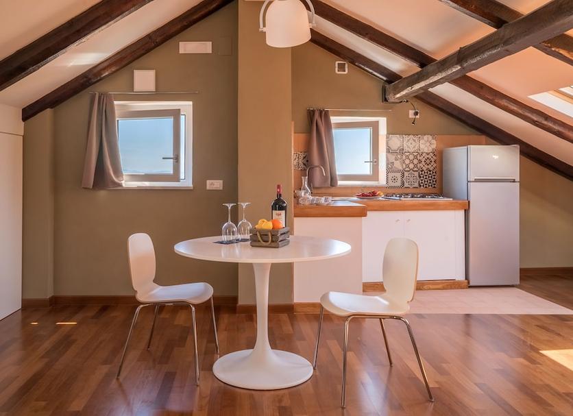 Dining room Photo