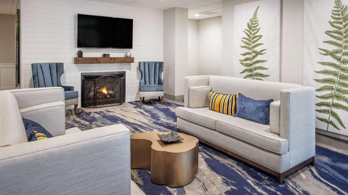 DoubleTree by Hilton Monroe Township Cranbury