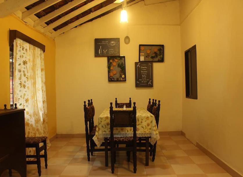 Dining room Photo