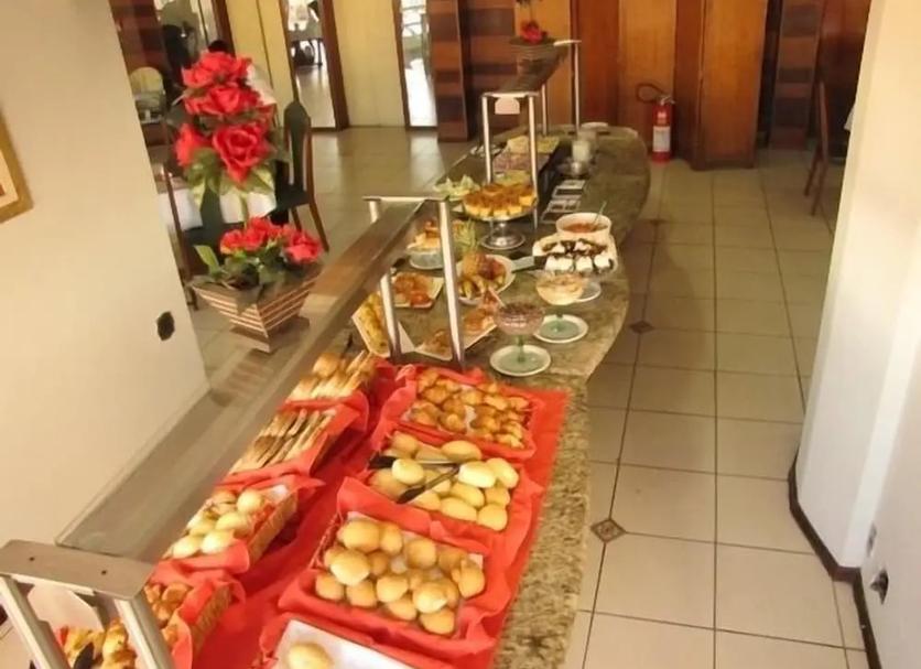 Buffet Photo