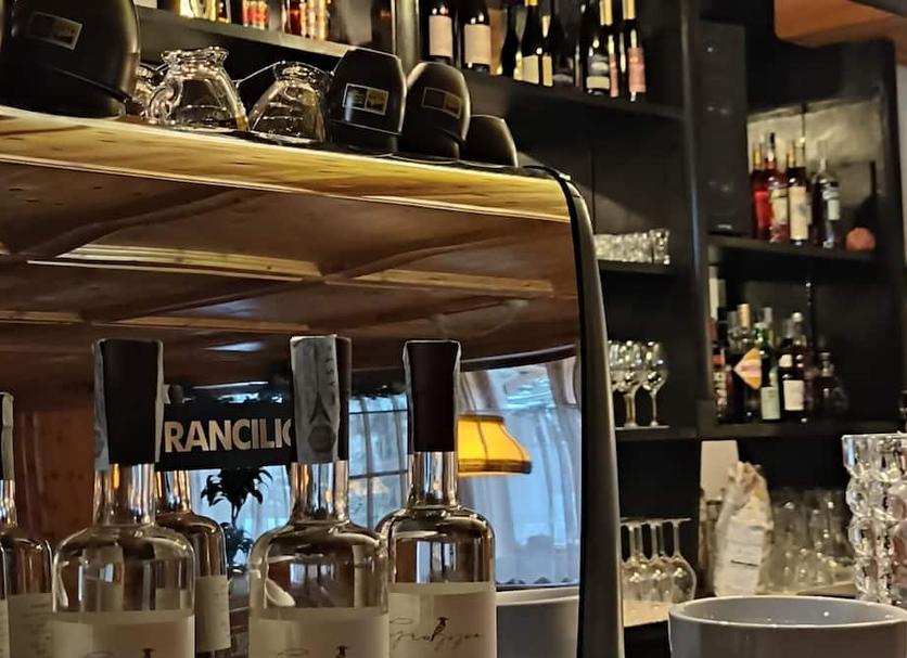 Bar Photo