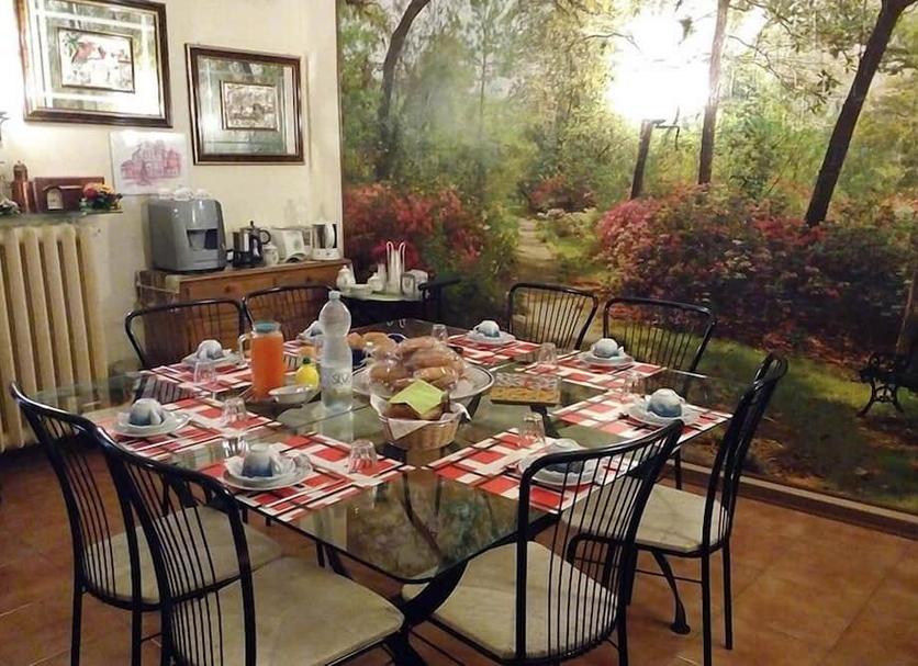 Dining room Photo