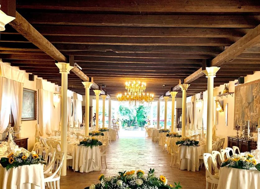Banquet hall Photo