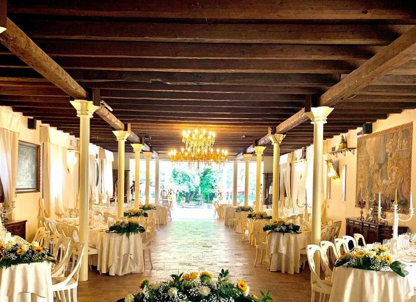 Banquet hall Photo