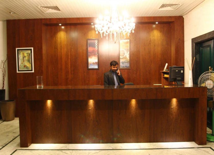 Front desk Photo