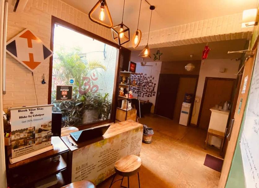 Front desk Photo